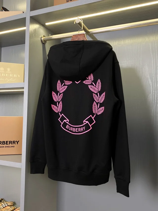 Burberry Hoodies & Sweatshirts Crewneck Logo Sweatshirt product detail image 9