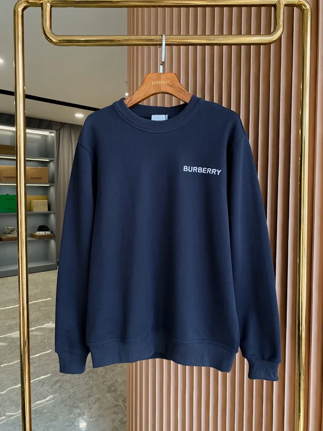 Burberry Hoodies & Sweatshirts Crewneck Logo Sweatshirt product detail image 4