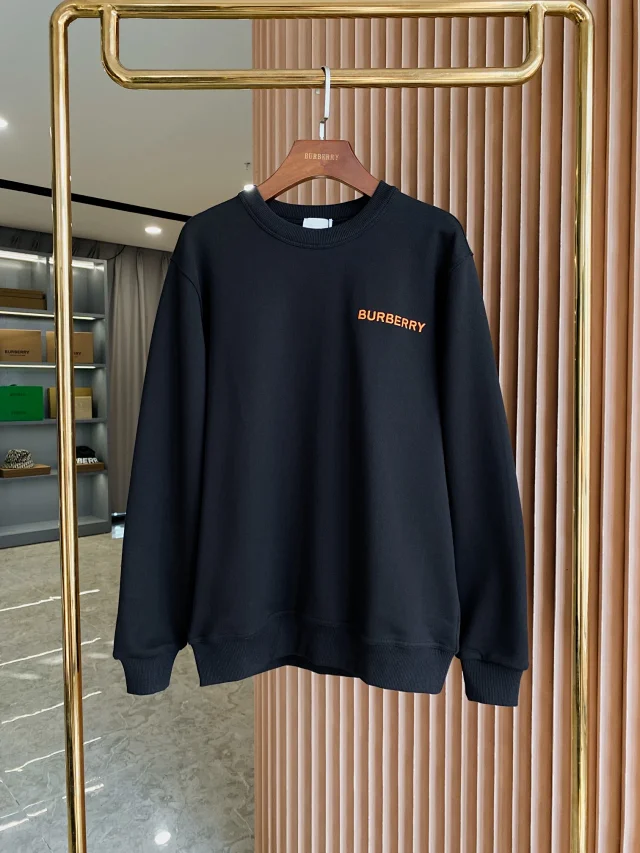 Burberry Hoodies & Sweatshirts Crewneck Logo Sweatshirt product detail image 3