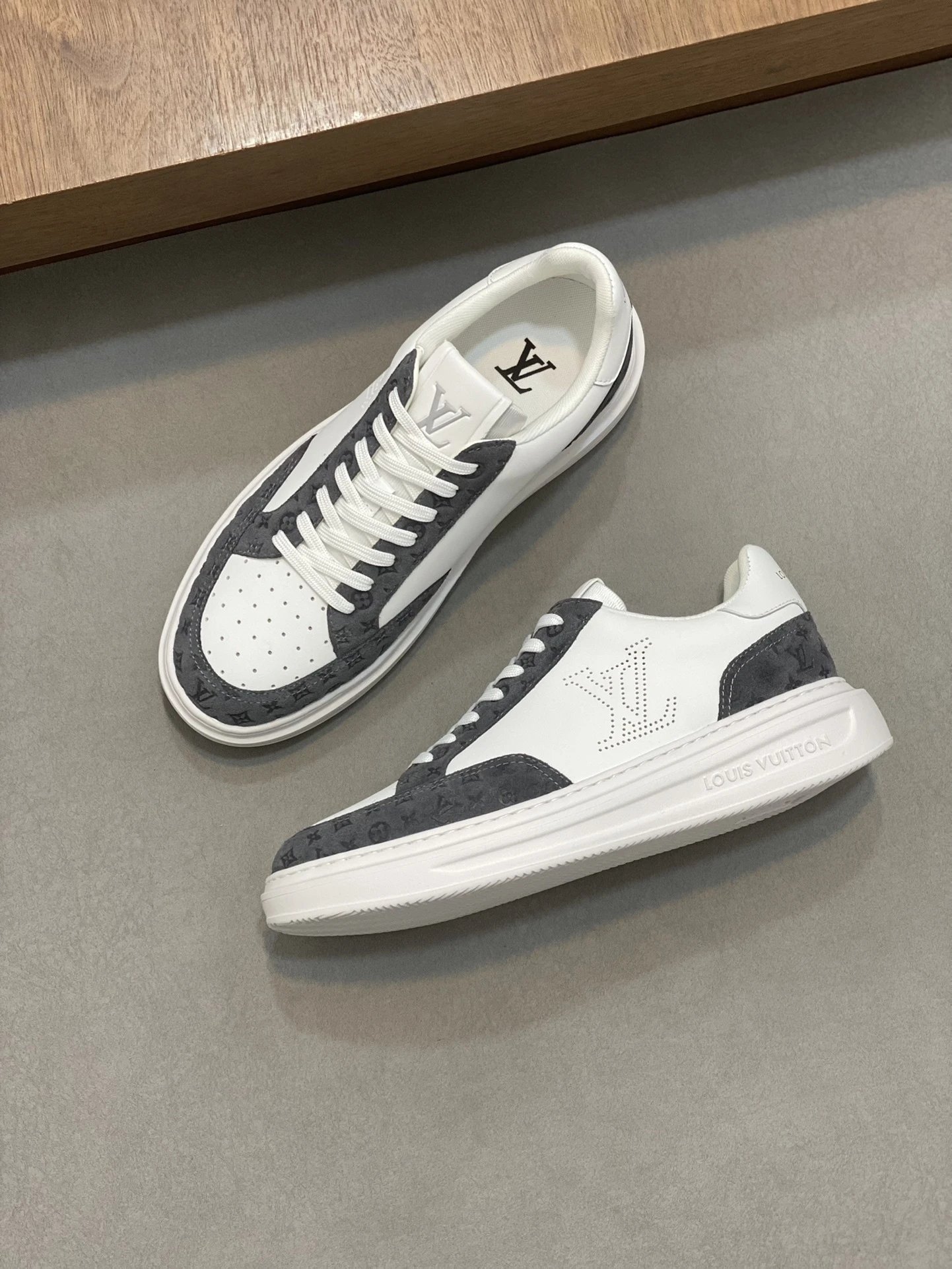 Louis Vuitton Rivoli Sneaker White Dark Grey Monogram