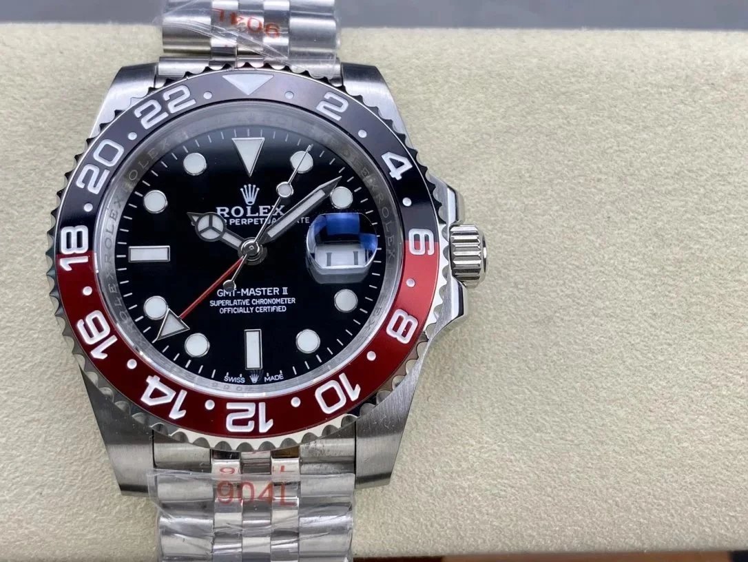 Silver Case · Black Dial 5-Link Steel Band [Black-Red Bezel]
