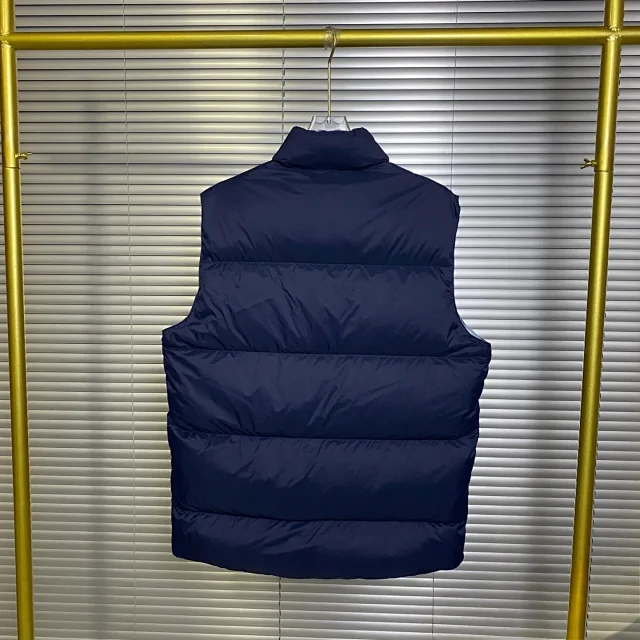Canada Goose Vests Quilted puffer vest with stand collar and patch pockets product detail image 8
