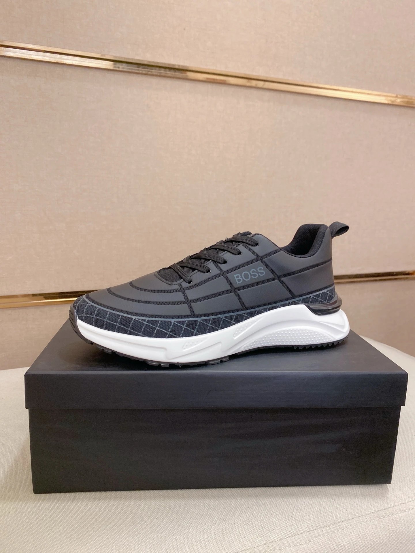 Hugo Boss Dean Quilted Runner Black White