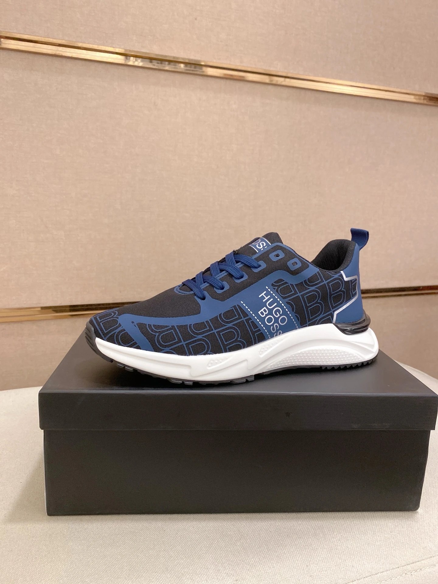 Hugo Boss Dean Quilted Runner Blue White