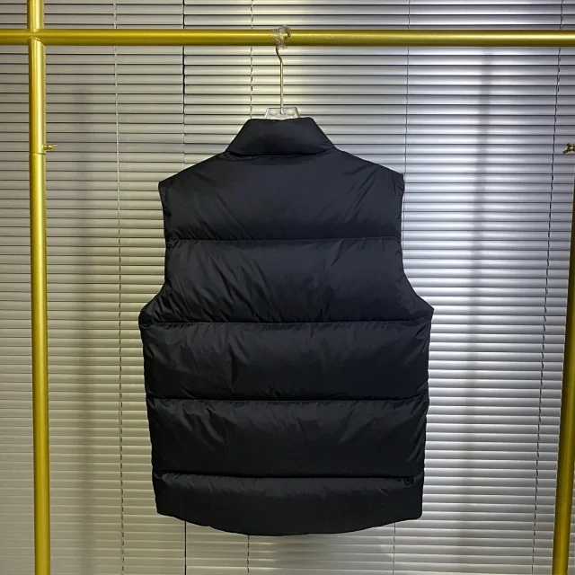 Canada Goose Vests Quilted puffer vest with stand collar and patch pockets product detail image 10