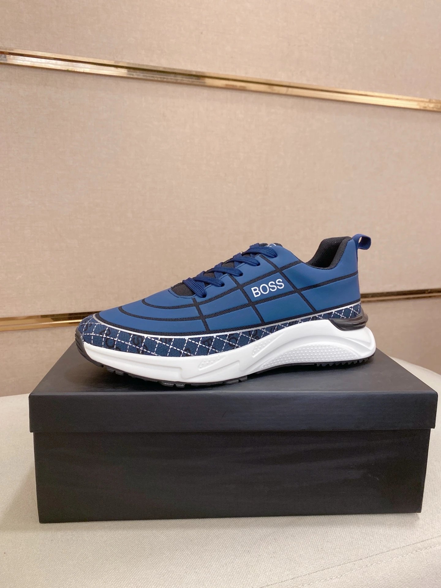 Hugo Boss Dean Quilted Runner Navy White