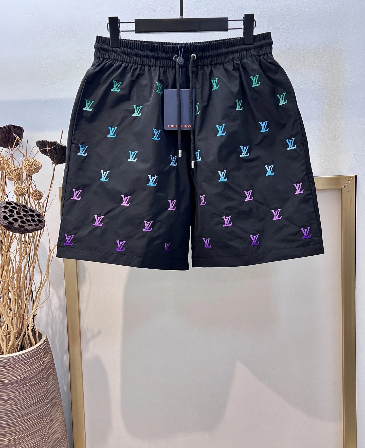 Lv Shorts