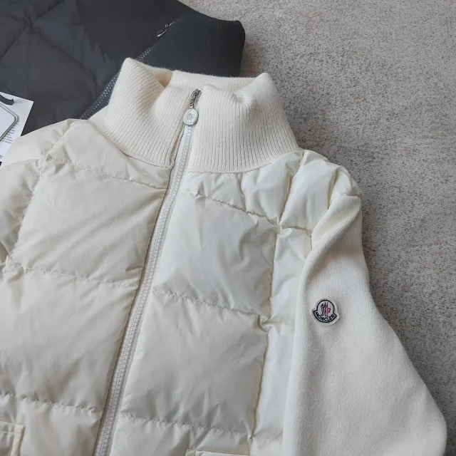 Moncler Down Jackets Quilted knit-sleeve jacket with flap pockets product detail image 7