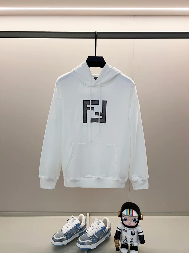 Fendi Hoodies & Sweatshirts Logo Print Pullover Hoodie product detail image 5