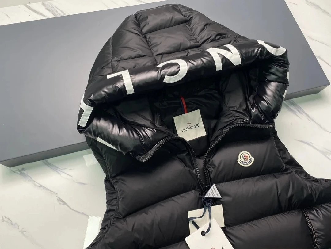 Moncler Hooded Down Vest Black Outerwear.vest - 9