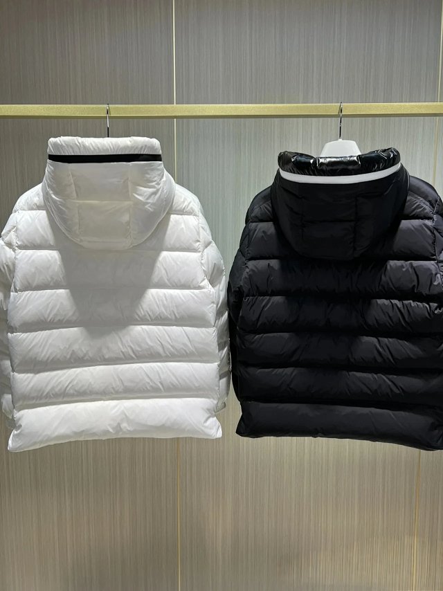 Moncler Down jacket: seller detail photo 7