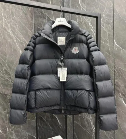 Moncler Chaqueta Acolchada 551