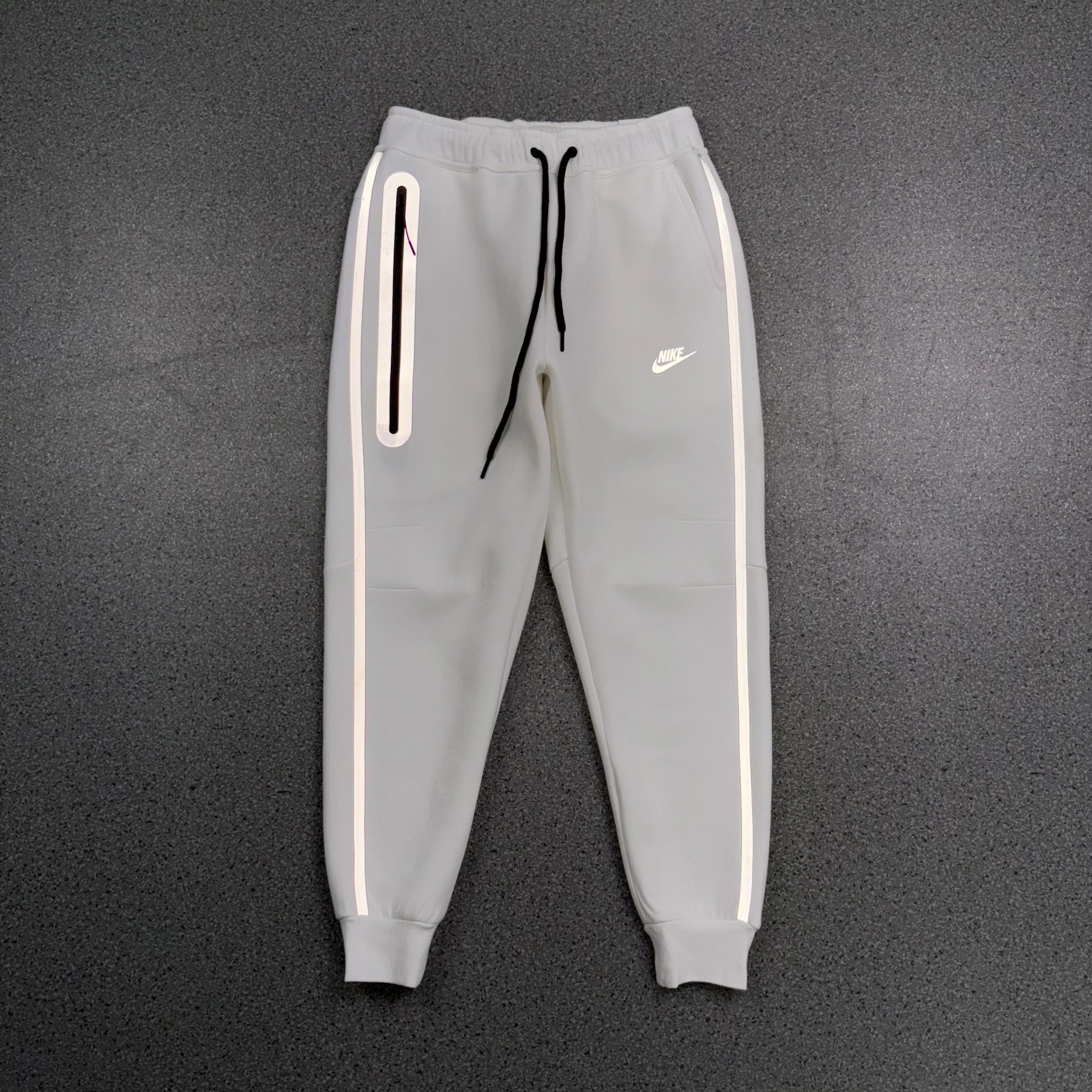 Nike Sportswear Tech Fleece Jogger Pants Light Grey