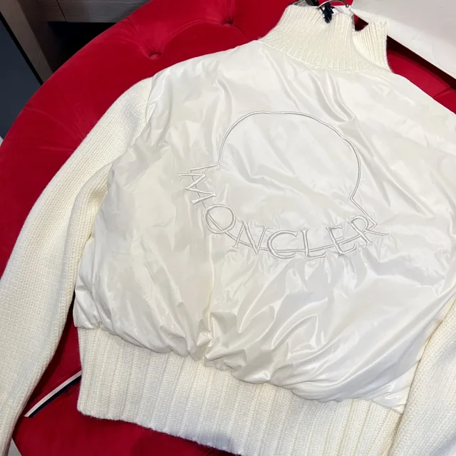 Moncler Down Jackets Knitted-sleeve puffer jacket product detail image 9