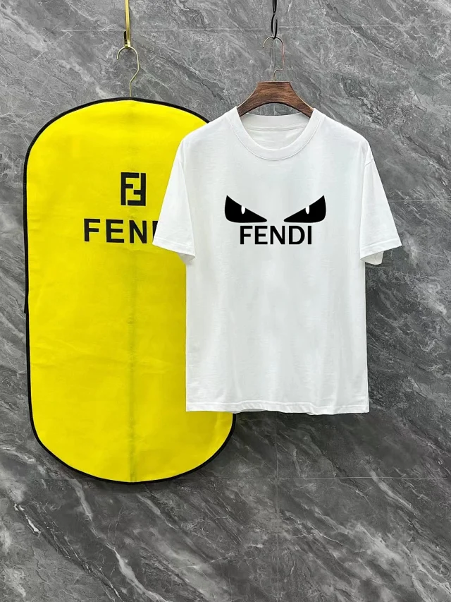 Fendi T-Shirts Short-Sleeve Graphic T-Shirt product detail image 3