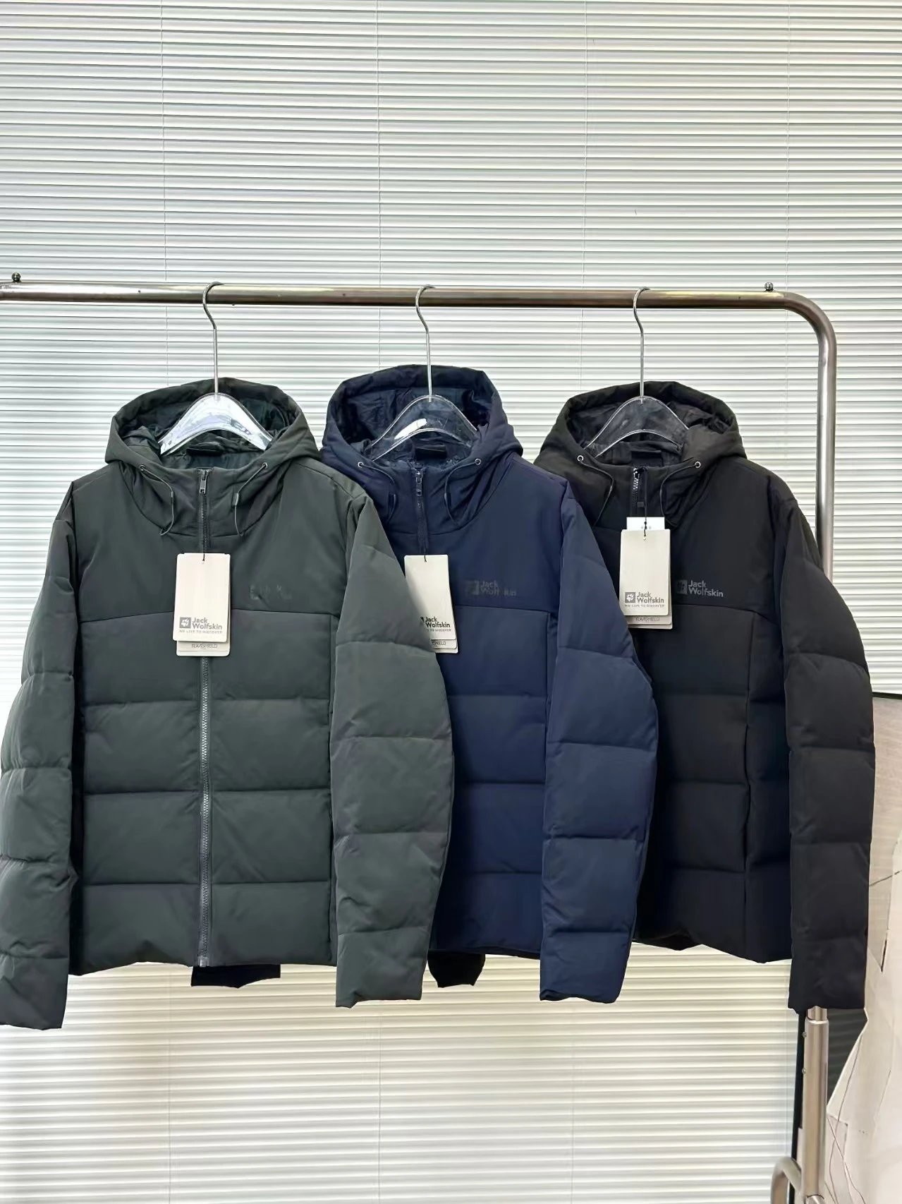 Jack Wolfskin Puffer Jacket [3