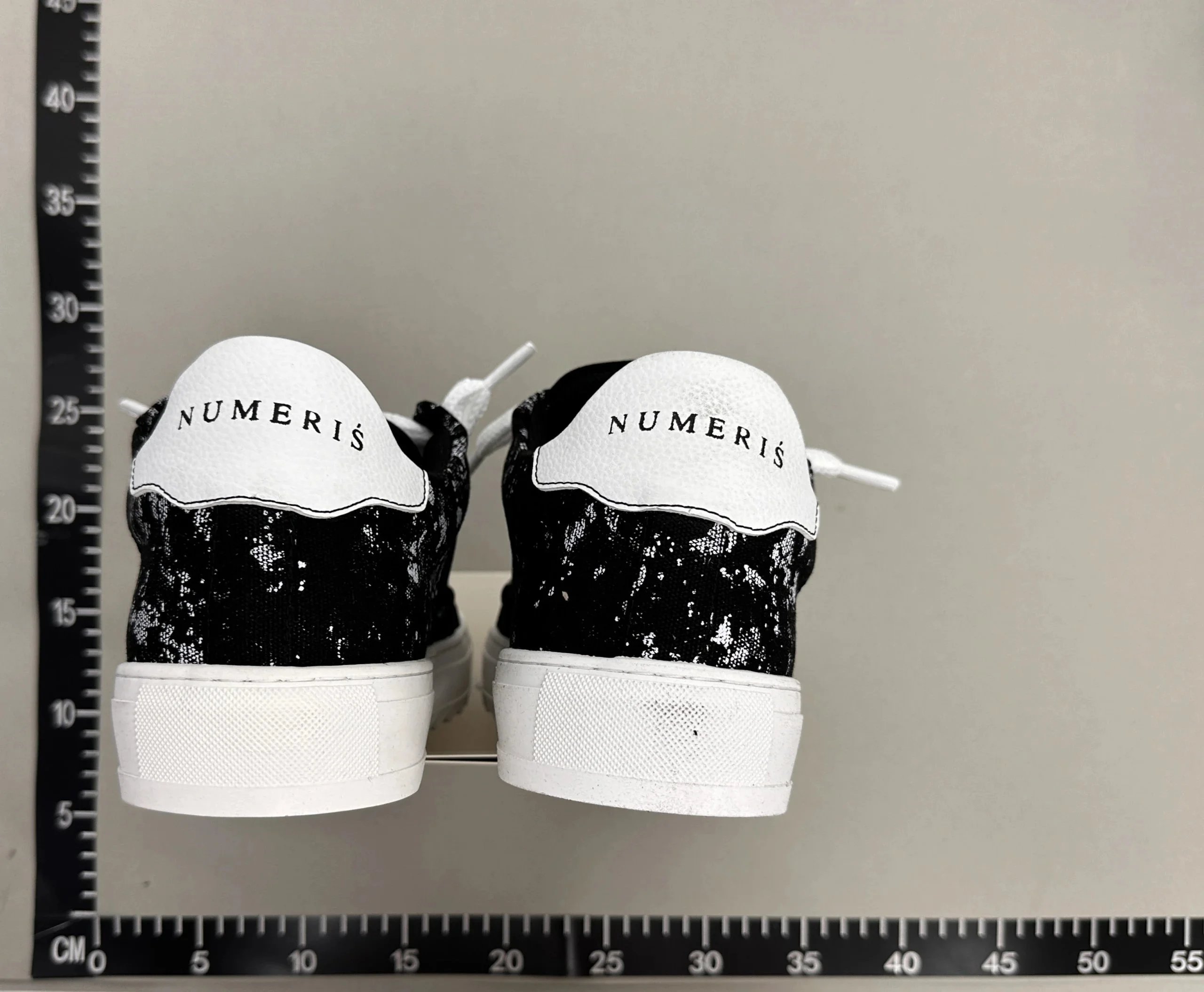 Design Denim-Style Sneakers with Pink Laces Black / White - 4