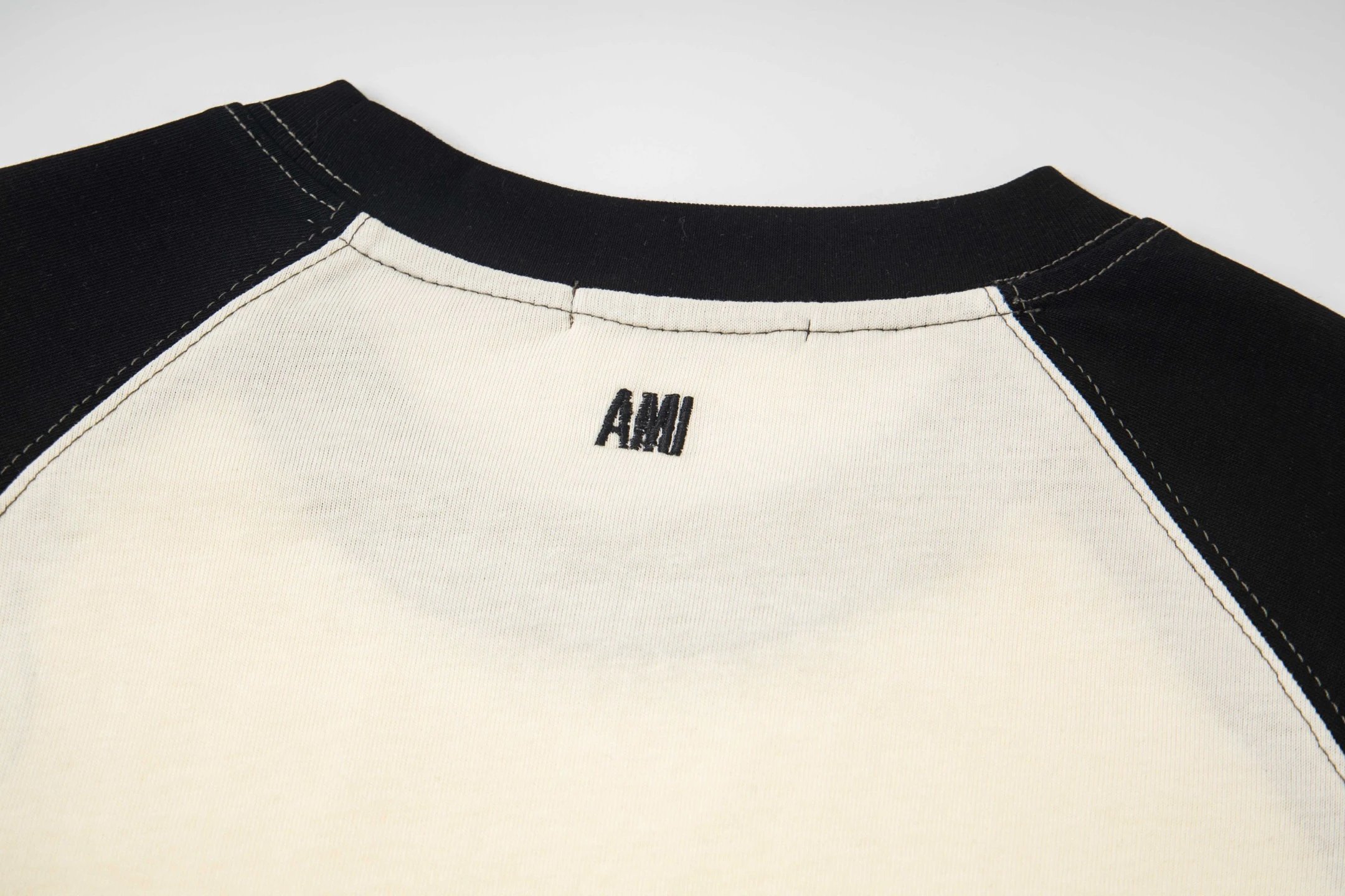 AMI Paris Raglan T-Shirt Beige / Black - 8