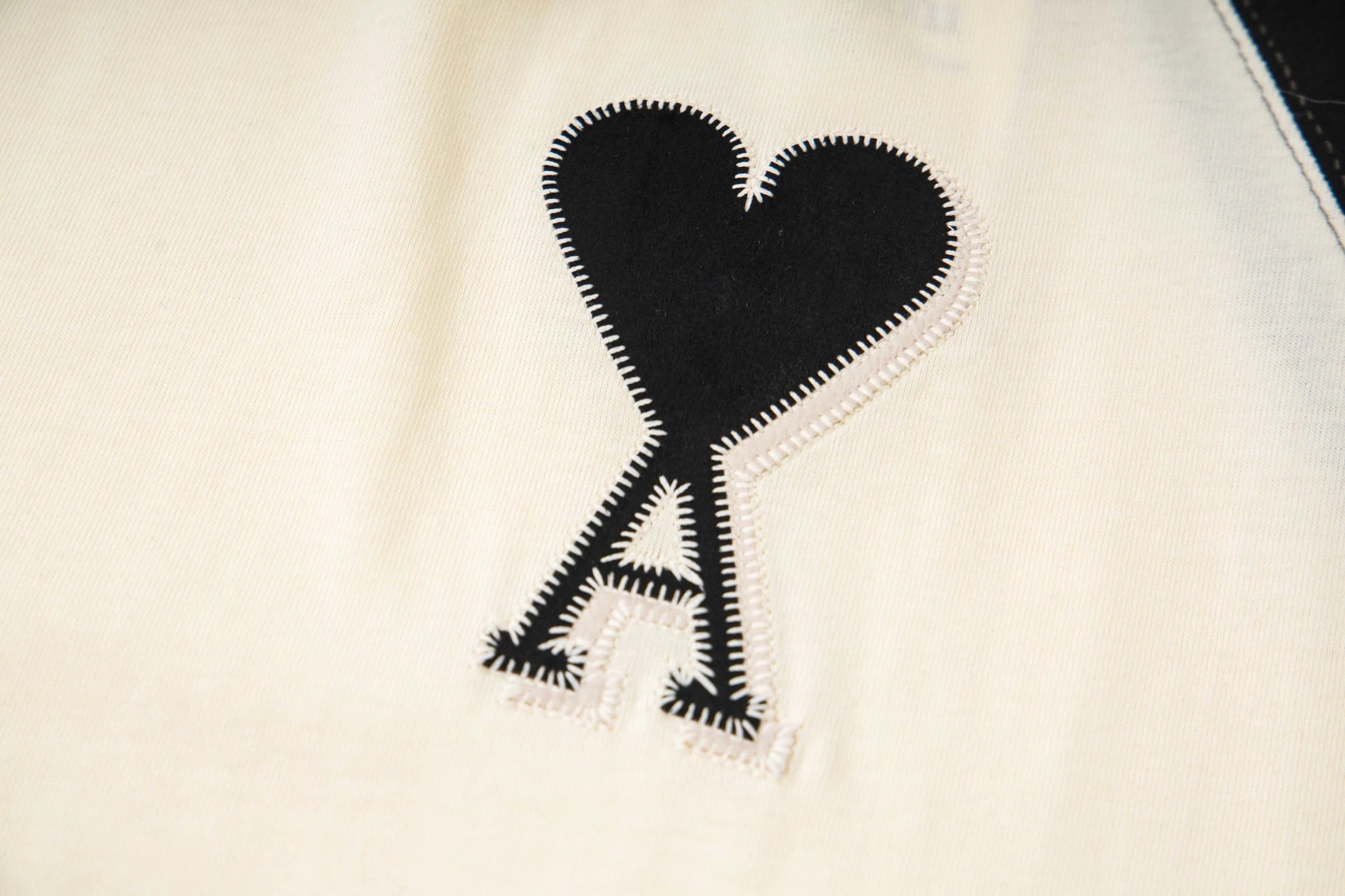 AMI Paris Raglan T-Shirt Beige / Black - 7