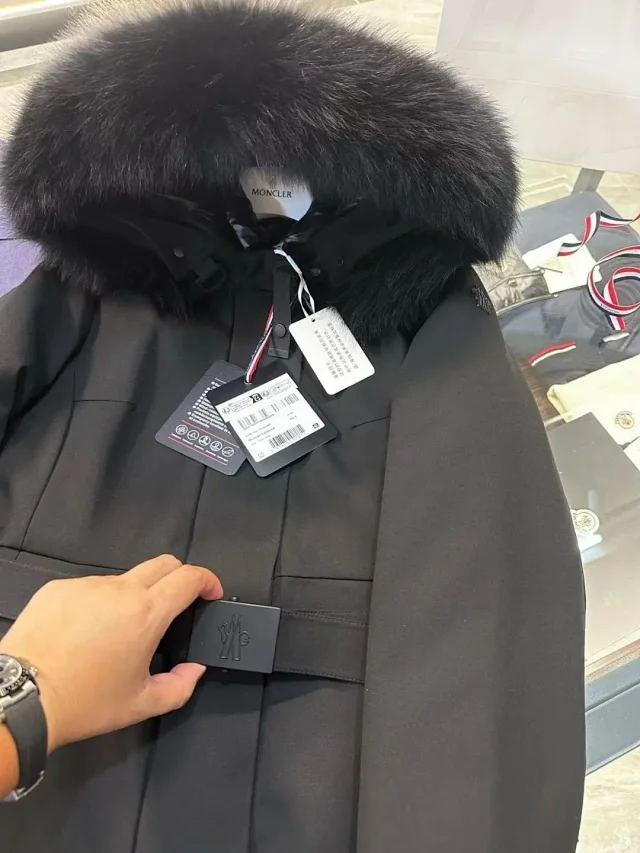 Moncler Down Jackets Fur-trim hooded belted jacket product detail image 9