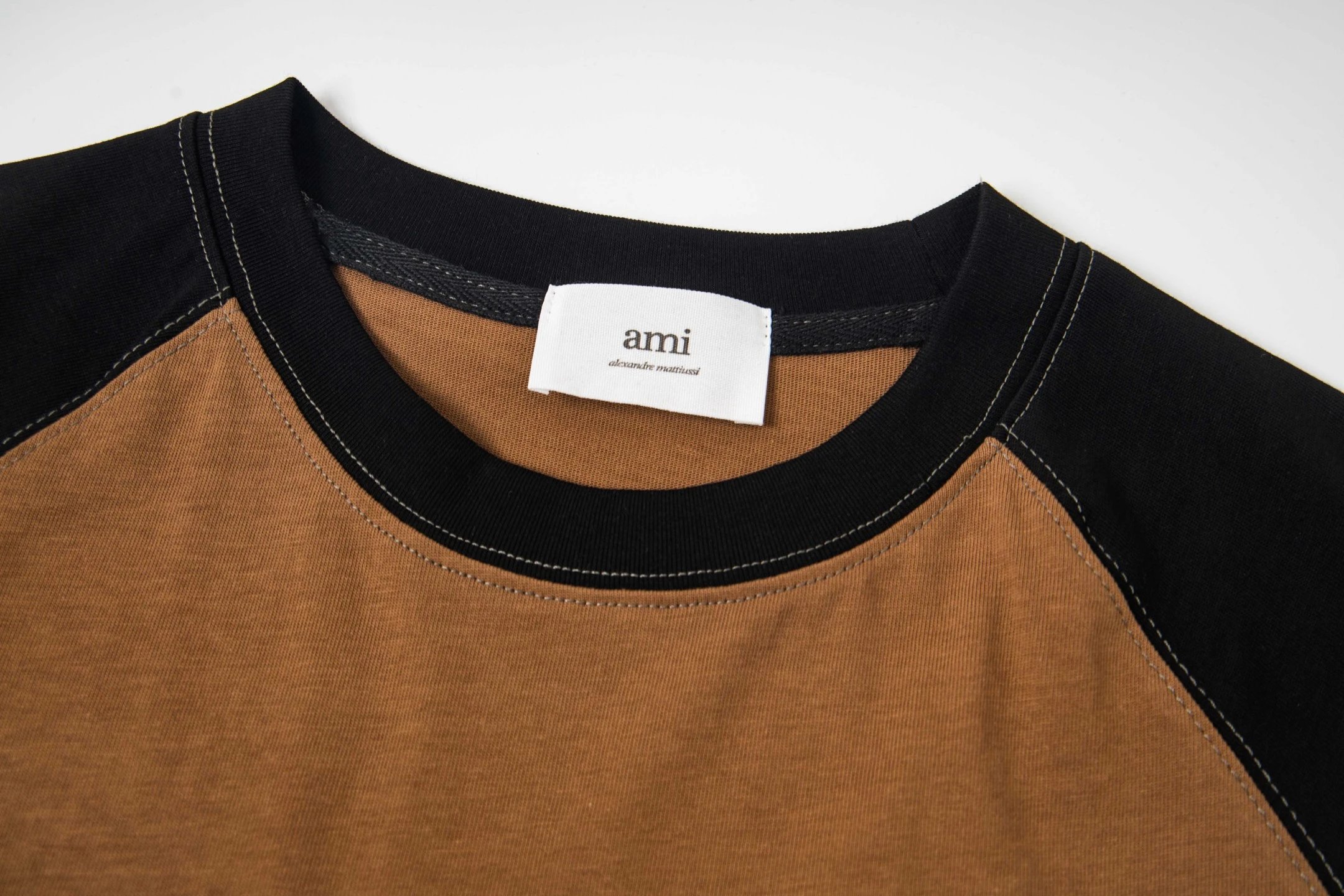 AMI Paris Raglan T-Shirt Beige / Black - 12