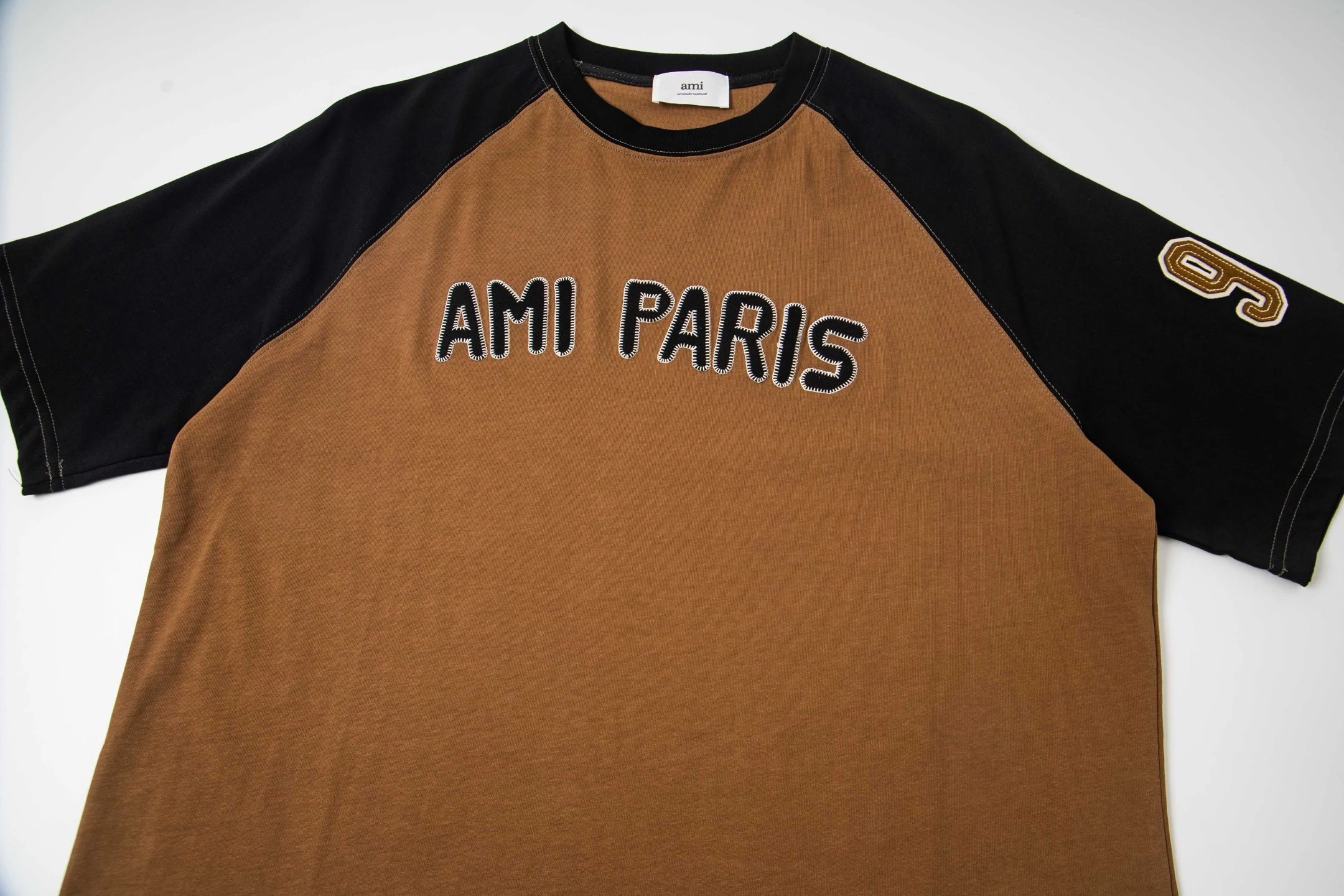 AMI Paris Raglan T-Shirt Beige / Black - 13