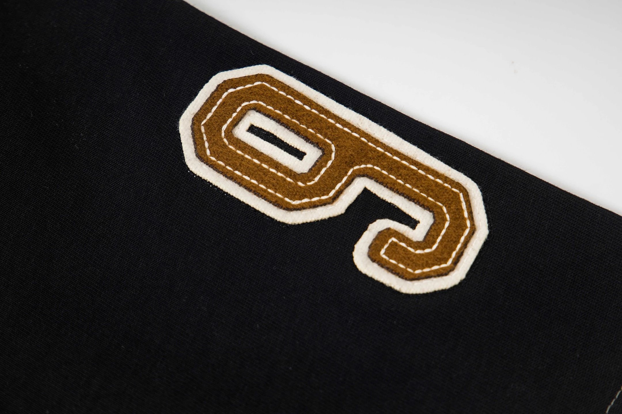 AMI Paris Raglan T-Shirt Beige / Black - 15