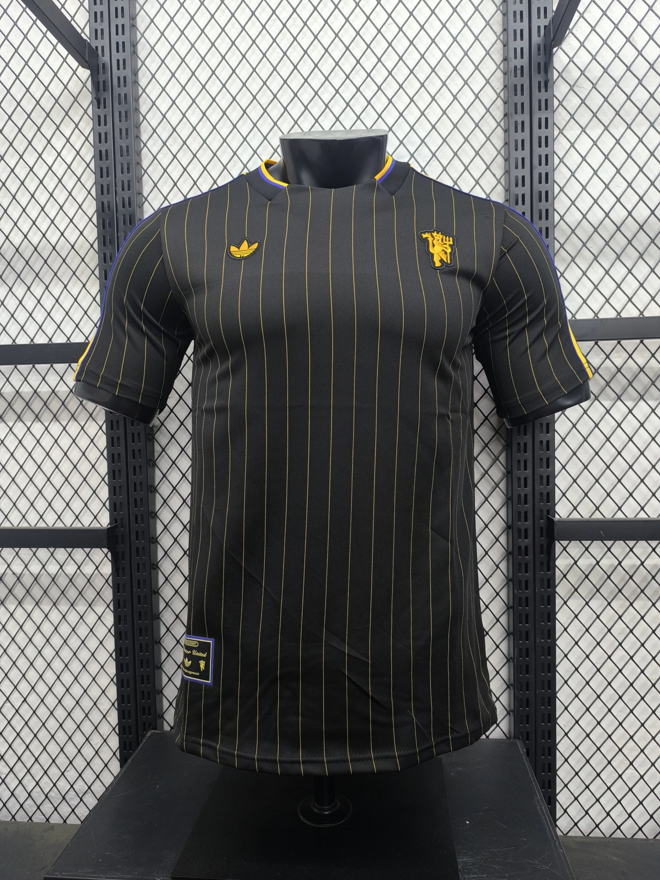2526 Season Manchester United Retro Casual Player Edition Jersey