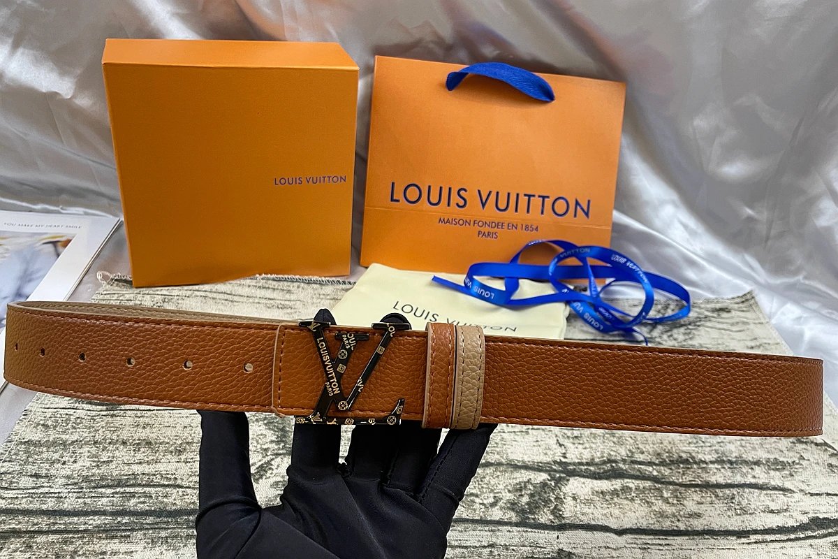 Louis Vuitton LV Initiales Pebbled Belt Olive Green Gold Buckle