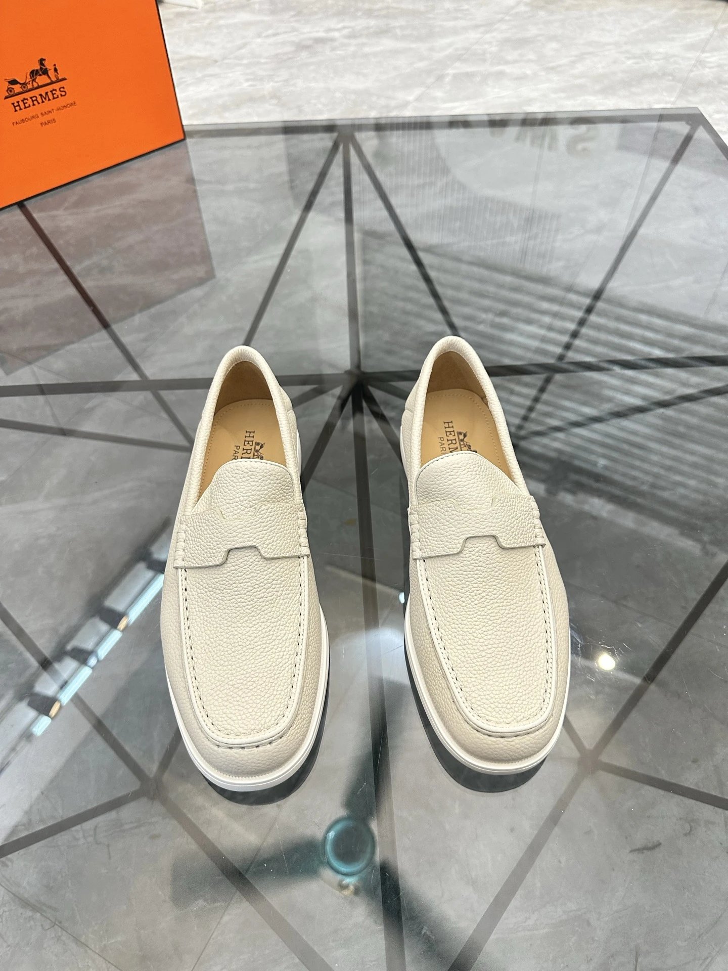 Hermes Loafers 6+ colorways [Premium Quality] foto 2