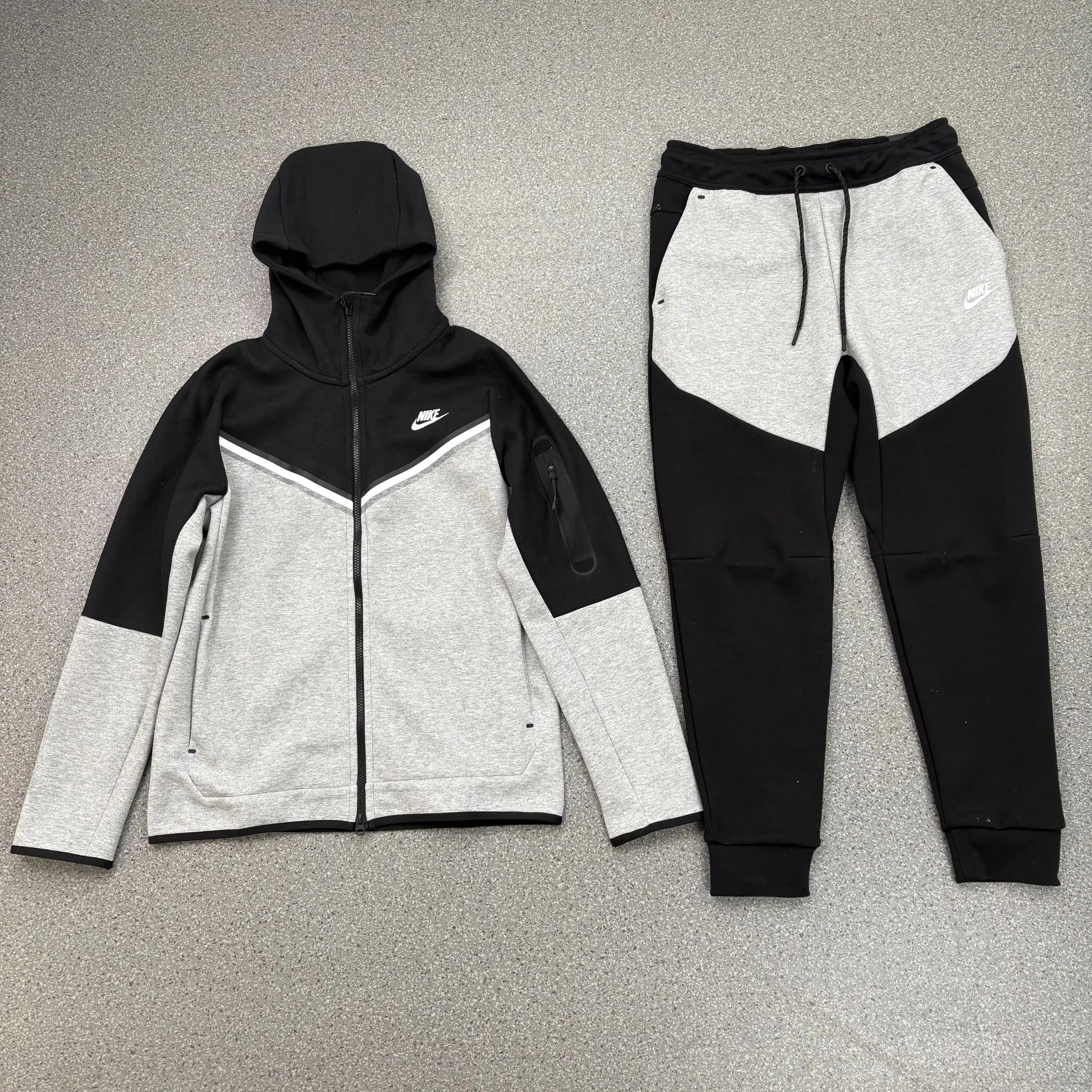 黑拼浅灰（半袖）套装