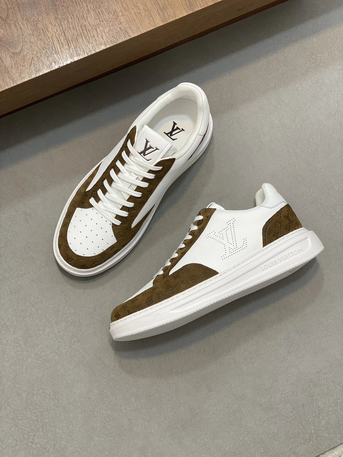 Louis Vuitton Rivoli Sneaker White Brown Monogram