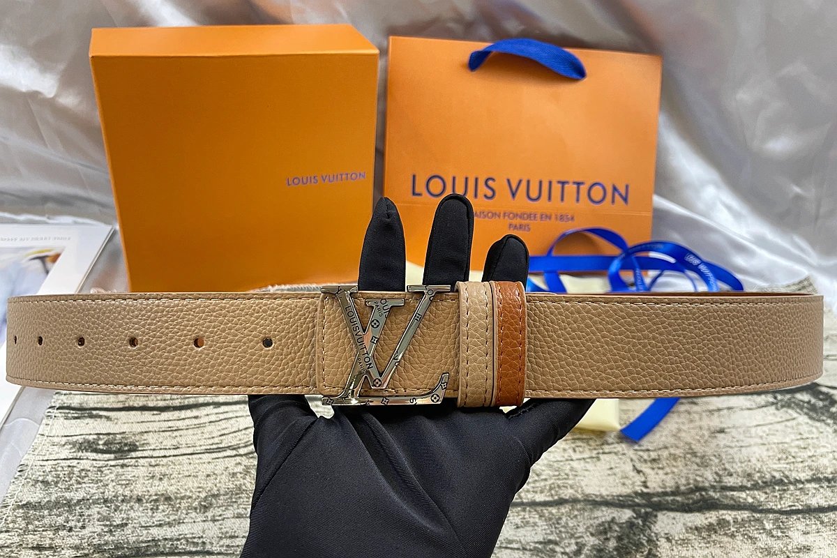 Louis Vuitton LV Initiales Smooth Leather Belt Black Silver Buckle