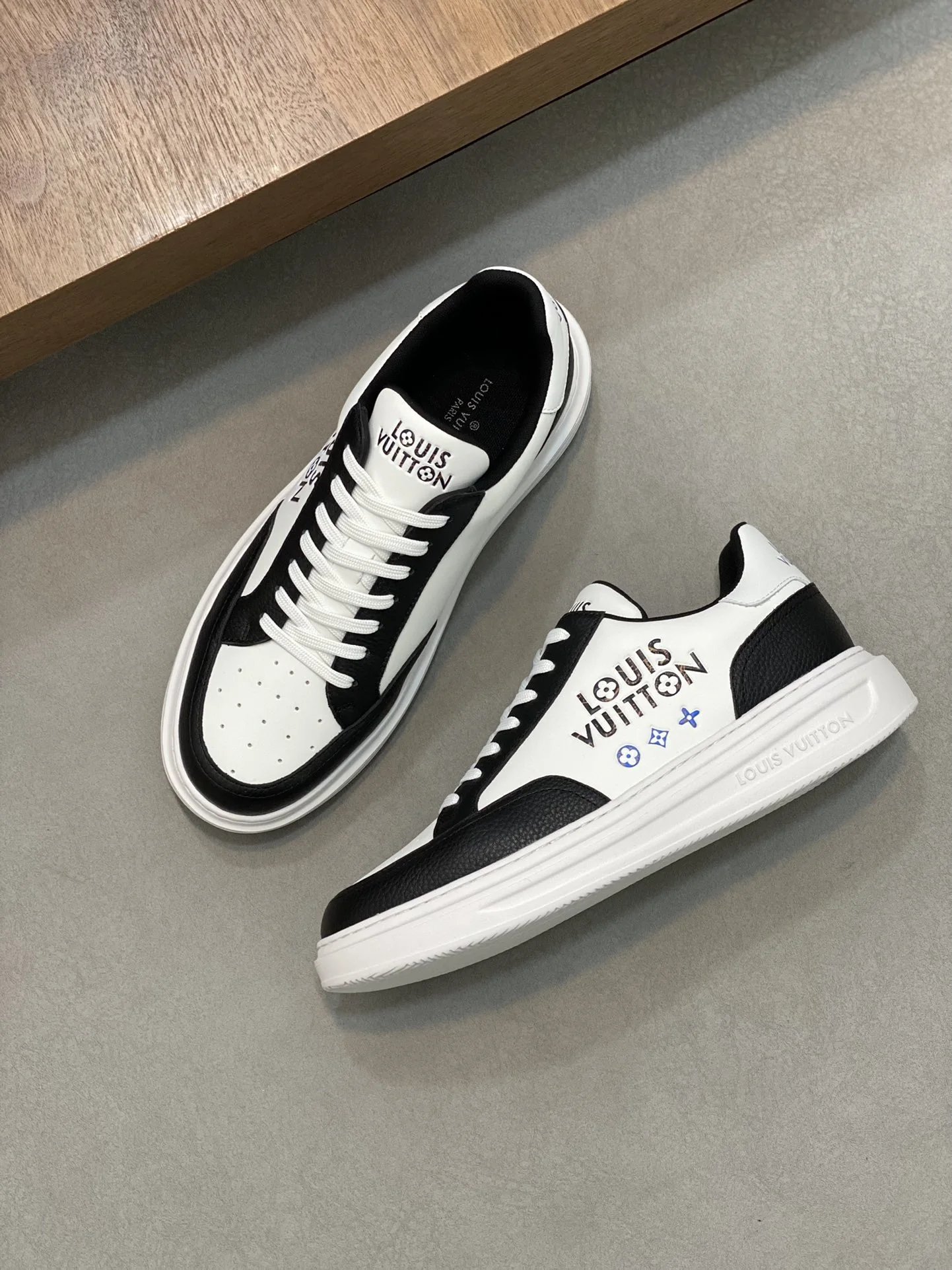 Louis Vuitton Rivoli Sneaker White Black Colorblock