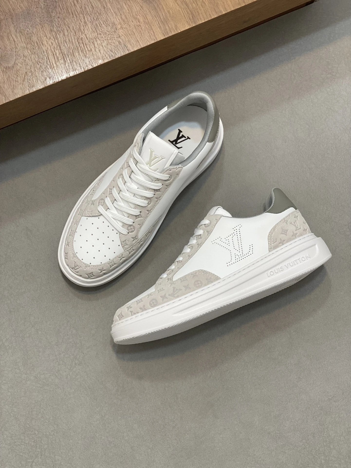 Louis Vuitton Rivoli Sneaker White Grey Monogram