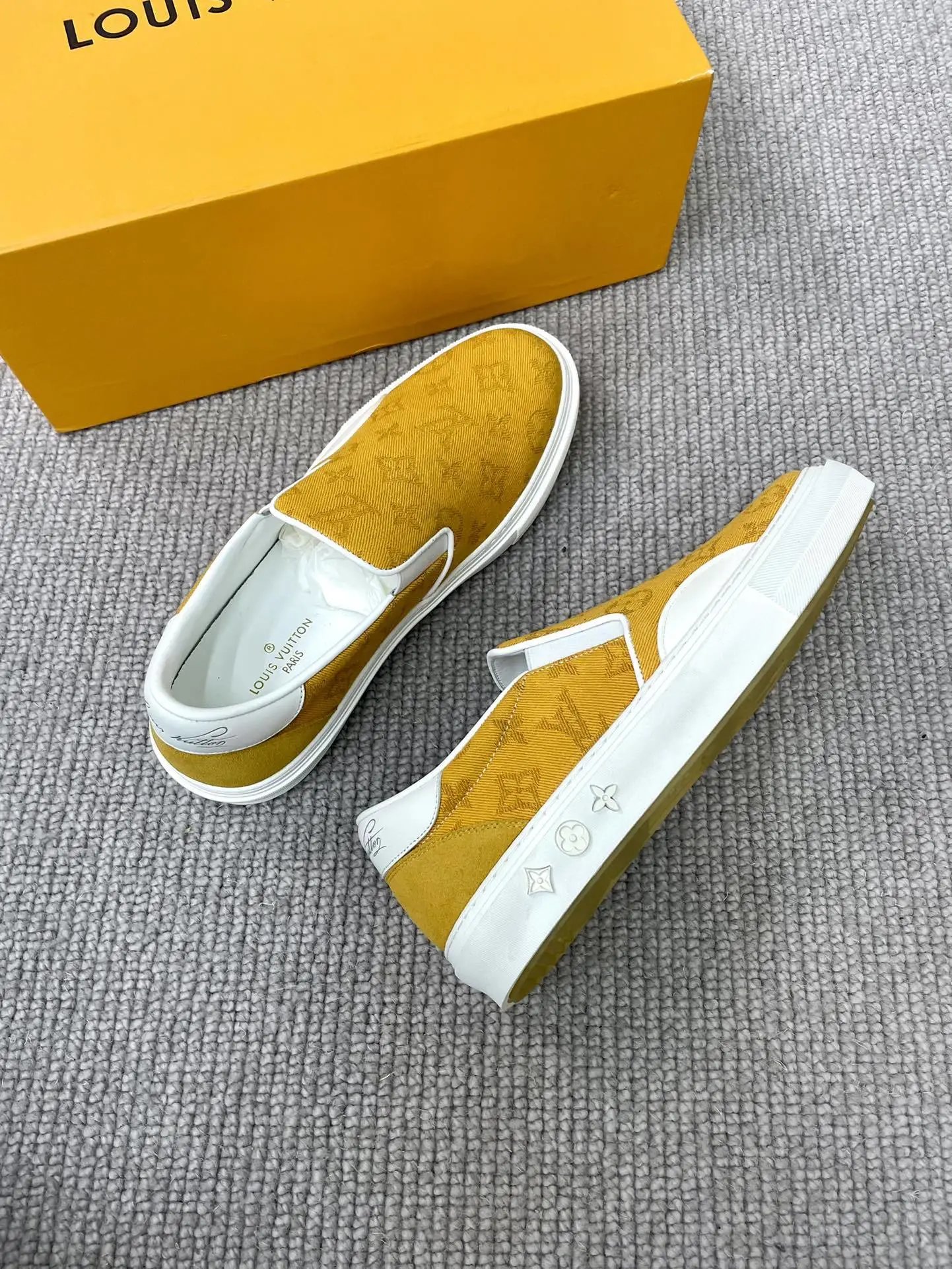 2 / 38 (can be customized without return or change)