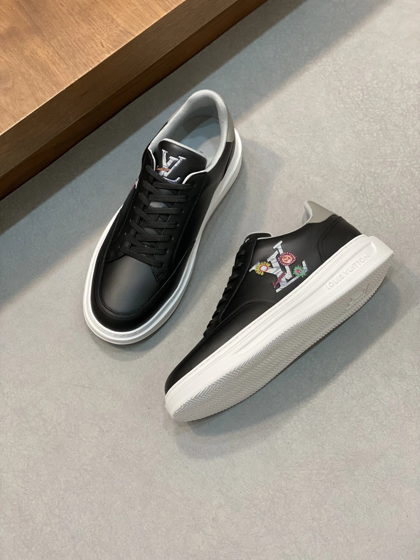 Louis Vuitton Beverly Hills Sneaker Black White