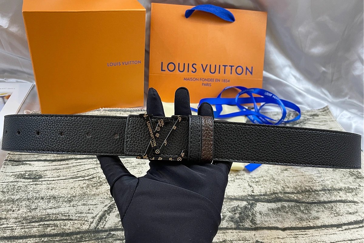 Louis Vuitton LV Initiales Pebbled Belt Blue Silver Buckle