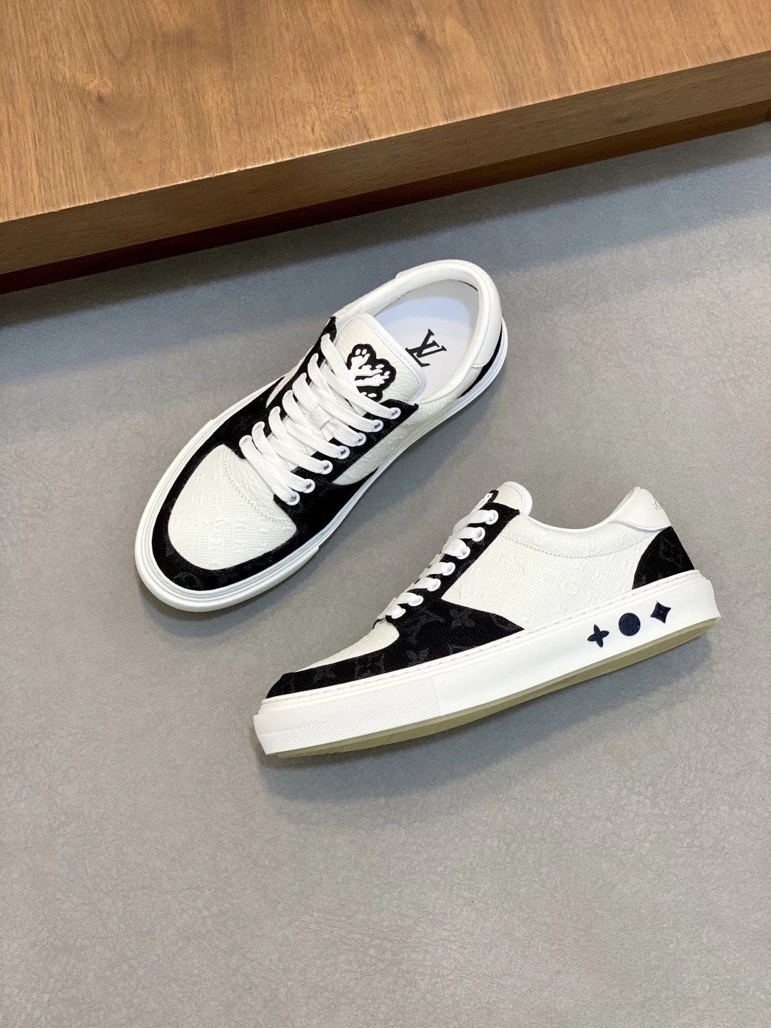 Louis Vuitton Skate Sneaker Monogram Black White