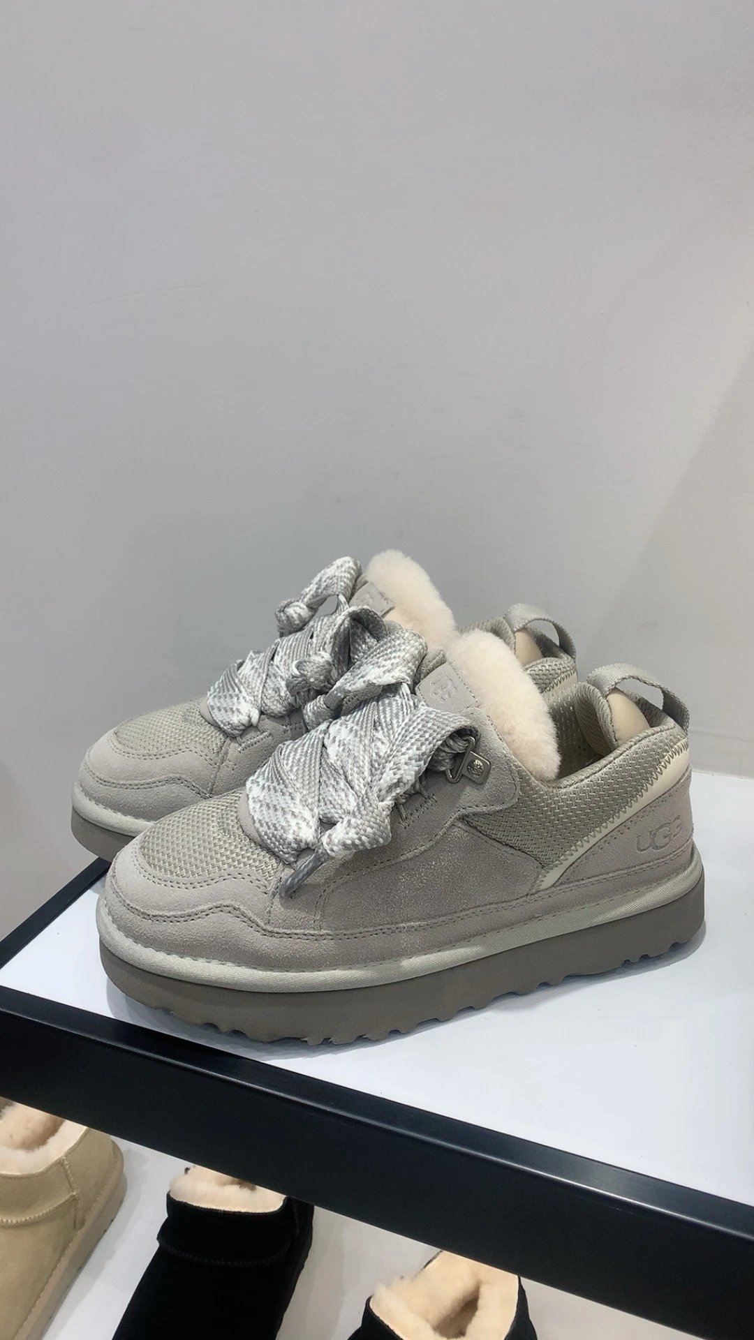 UGG Lowmel Sneaker Seal Grey