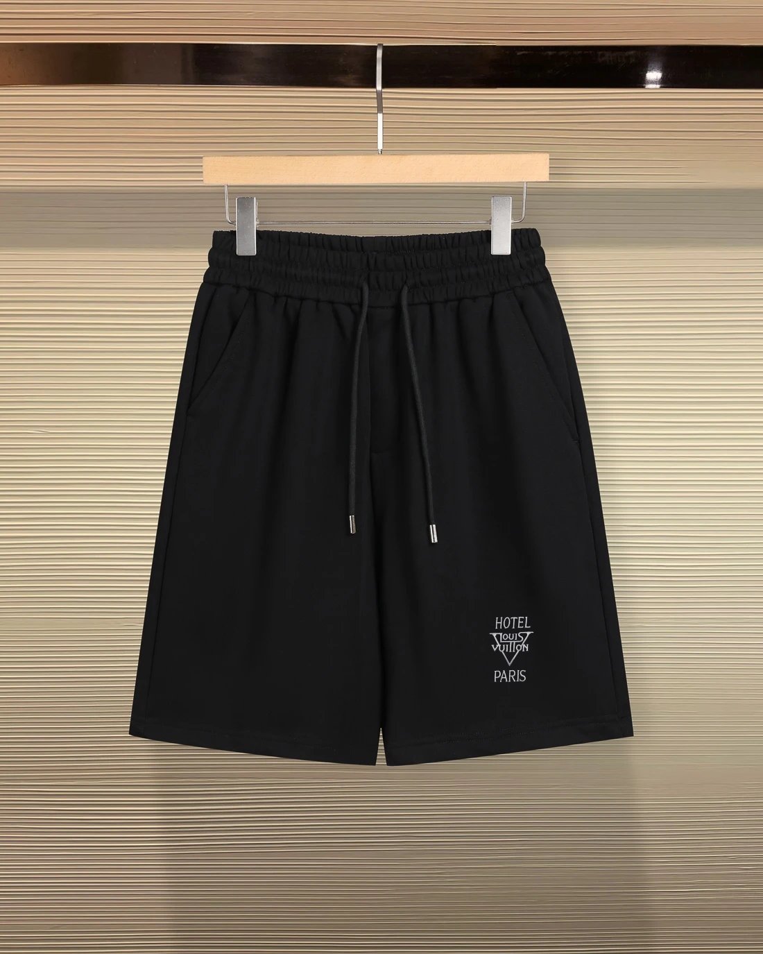 Louis Vuitton Shorts Drawstring Logo — 21