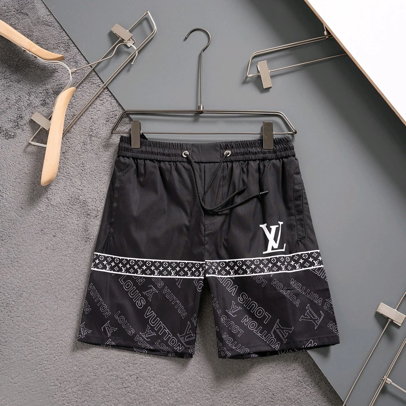 Lv Shorts