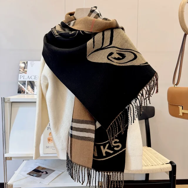 Louis Vuitton Scarves Cherry Monogram Fringed Scarf product detail image 17