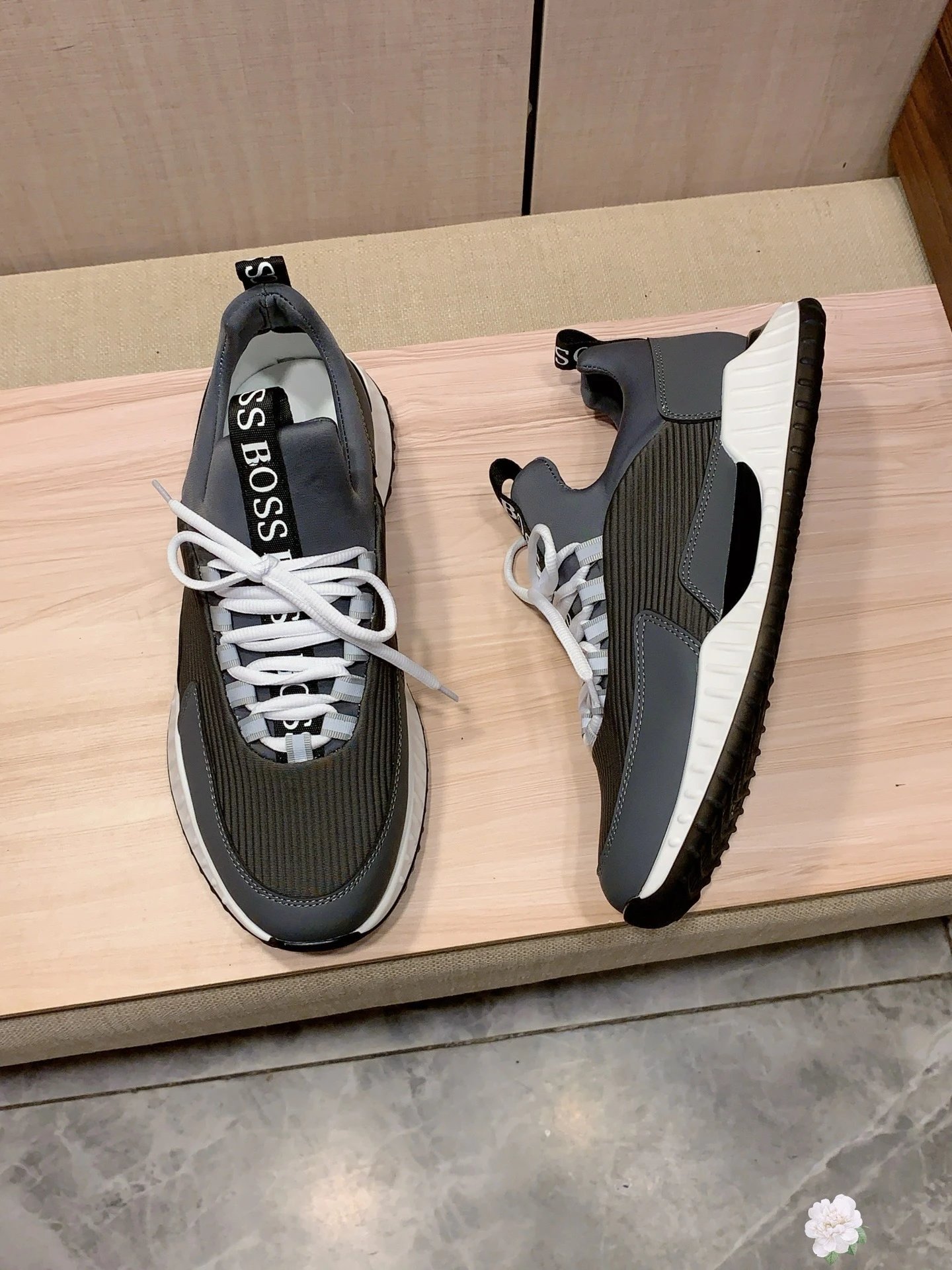 Hugo Boss Lace-Up Knit Runner Grey White