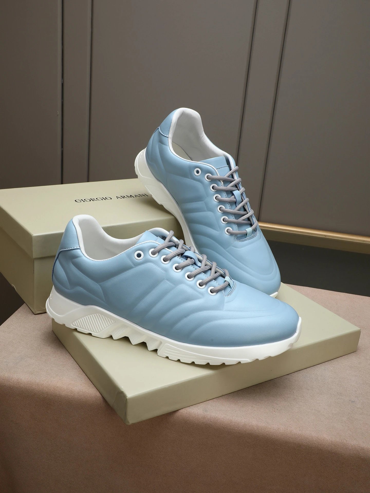 Giorgio Armani Sneakers [16 st