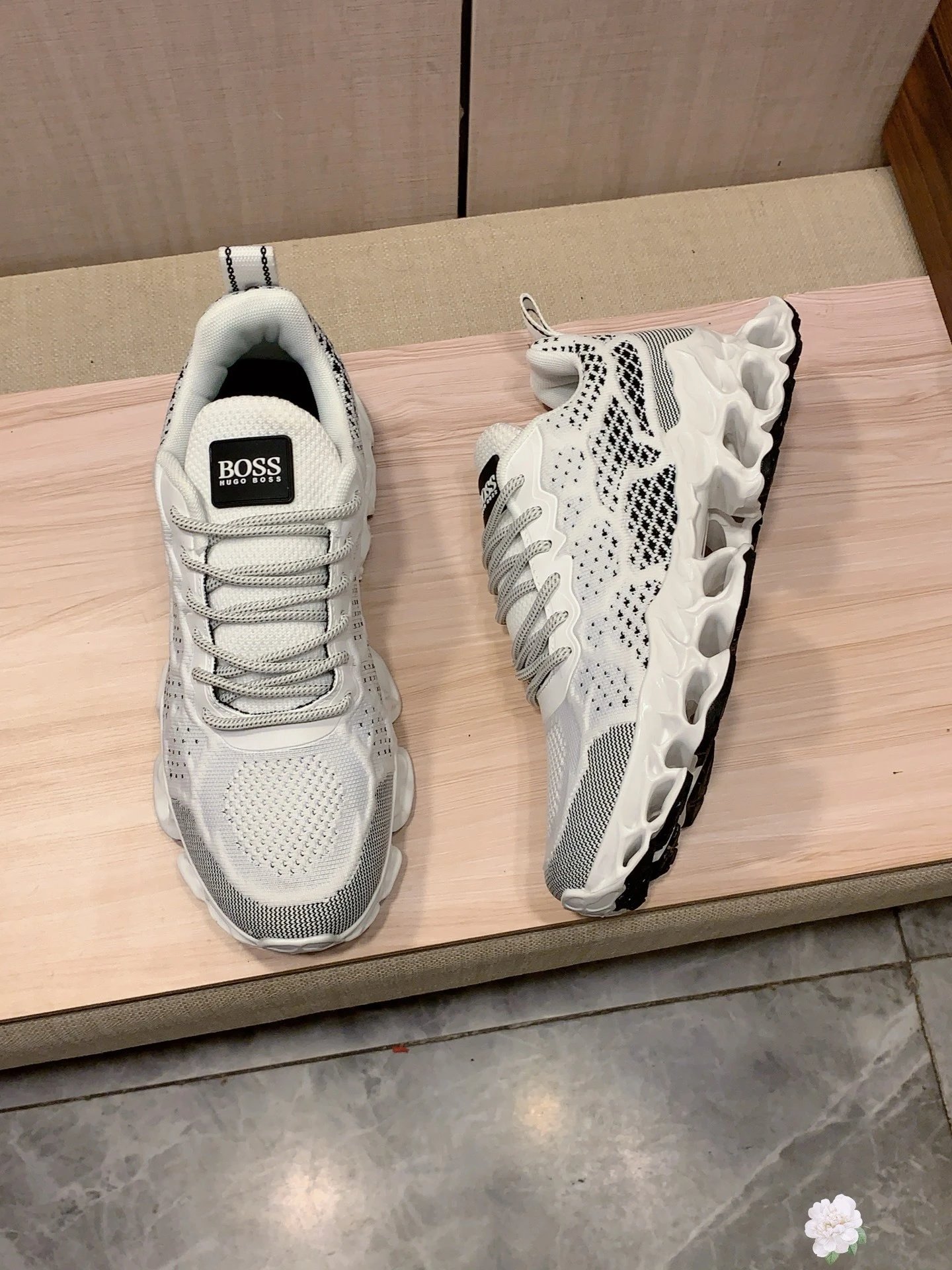 Hugo Boss Mesh Runner Sneaker White Black