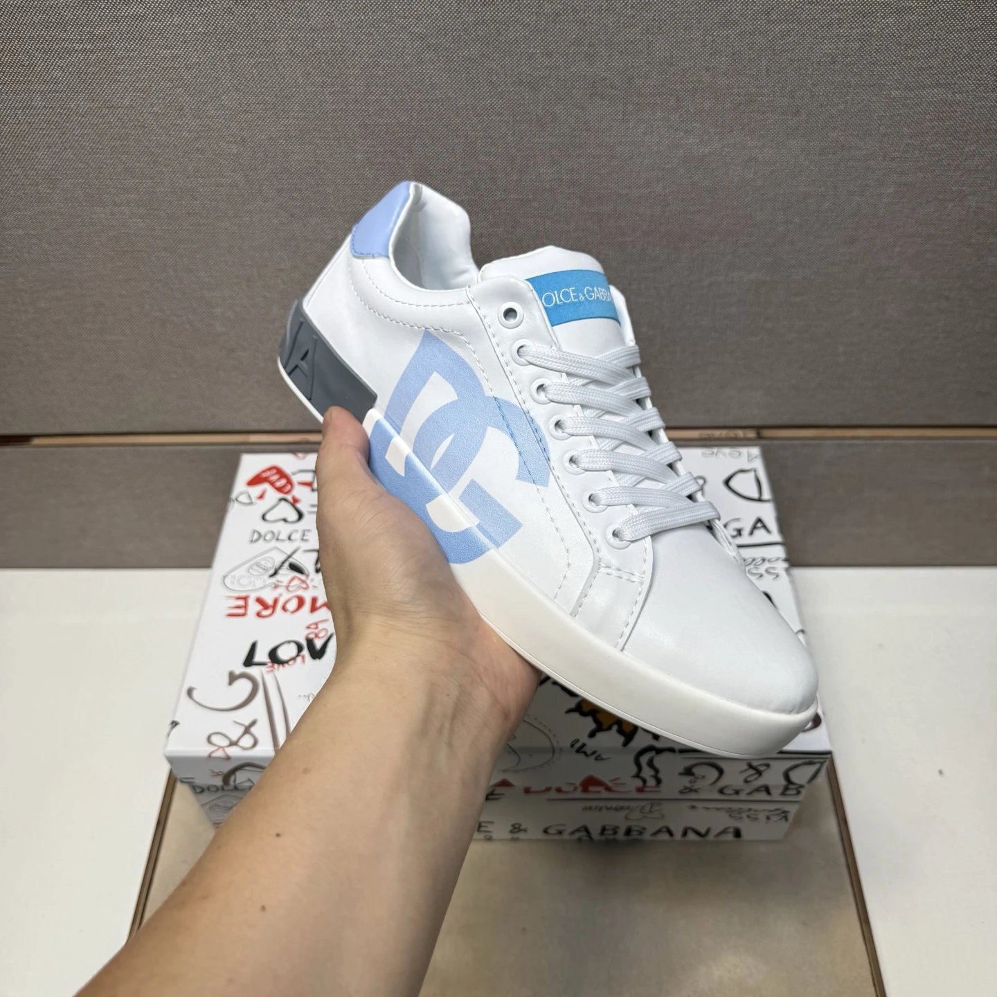 Jordan 4 University Blue White Black