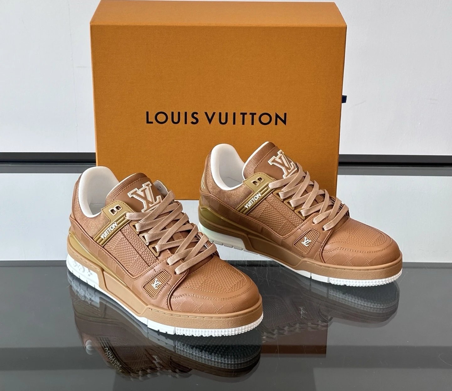 Louis Vuitton Trainer Leather Tan Gold