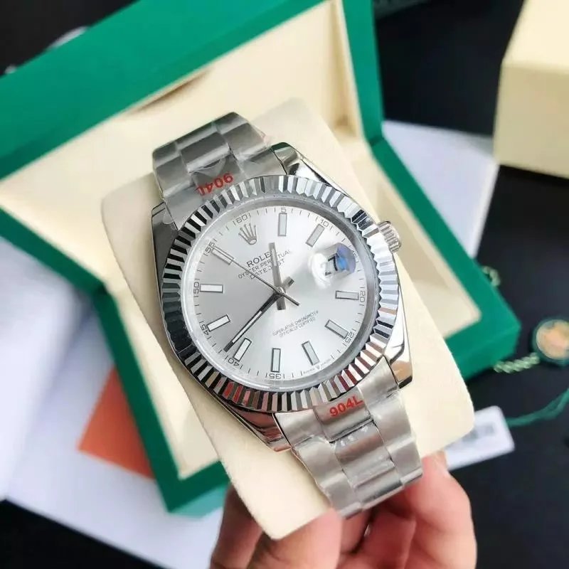 Silver Case Silver Dial · 3-Link Bracelet