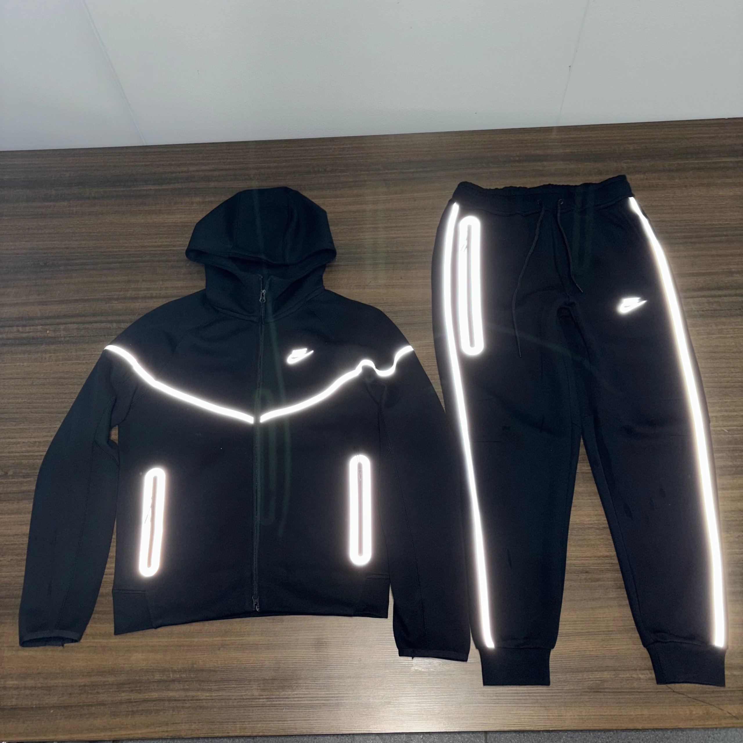 Black Reflective Set